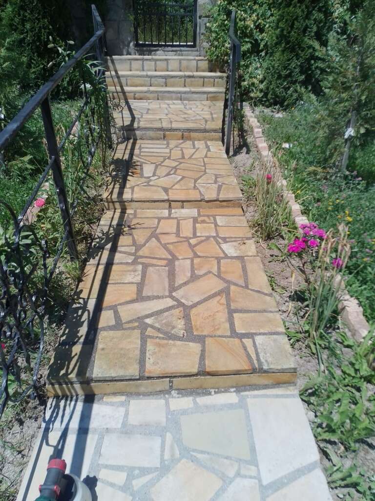 Sablare si tratare piatra la Manastirea Varatec 1