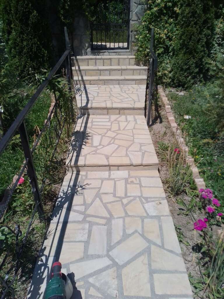 Sablare si tratare piatra la Manastirea Varatec